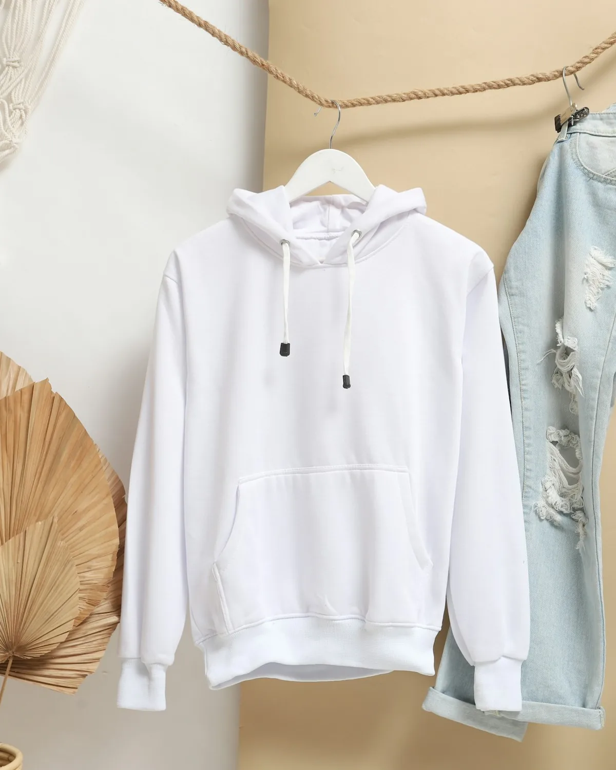 Hoodie blanc, présentation atelier